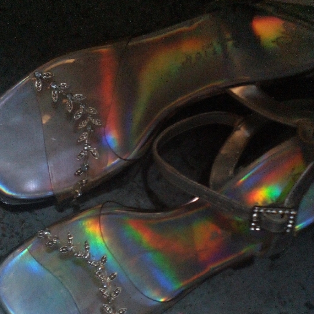 Kenneth Cole Reaction Silver Heels for a Chic Look